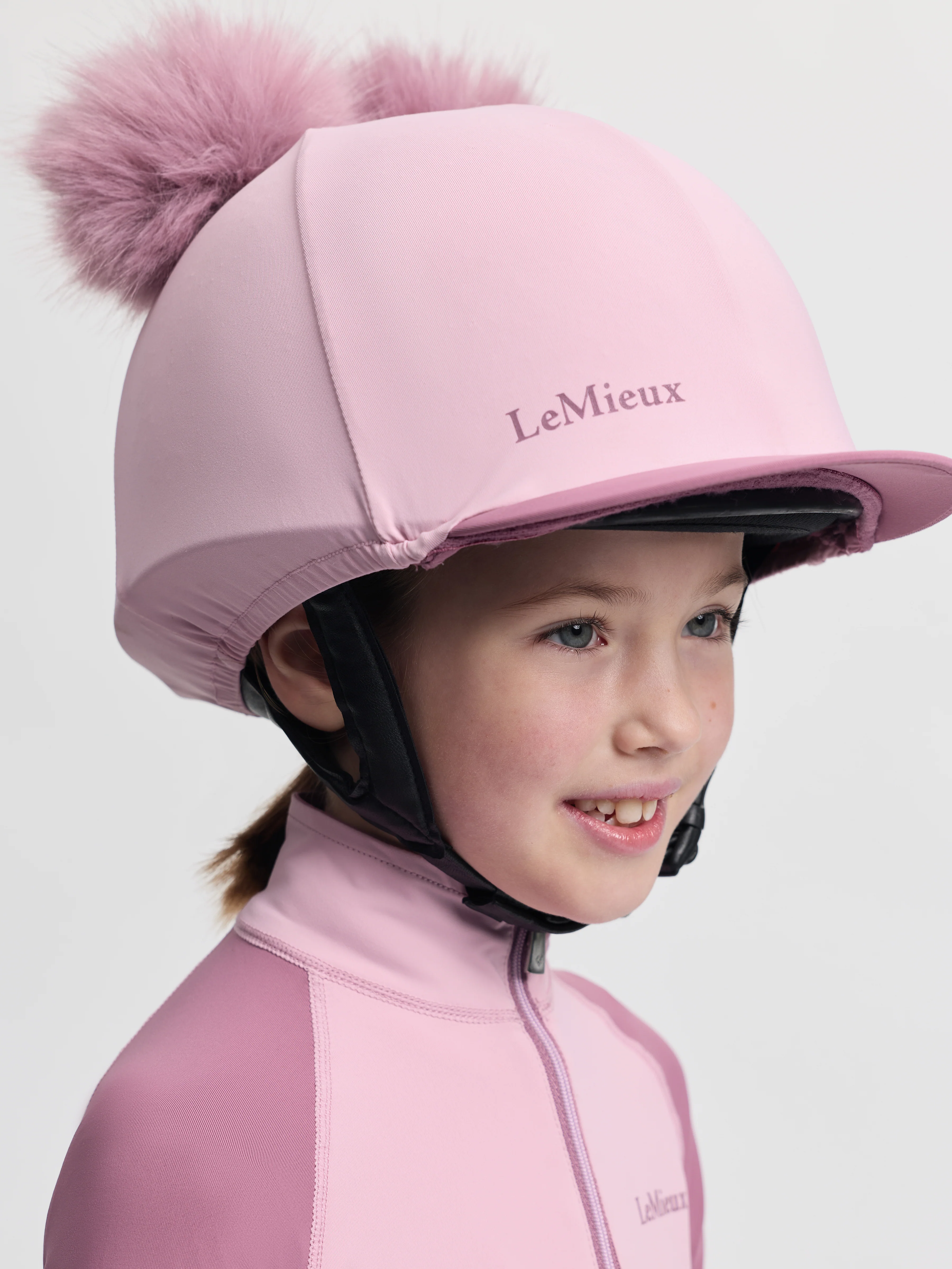 Le Mieux Mini Double Pom Hat Silk Fondant - Image 4