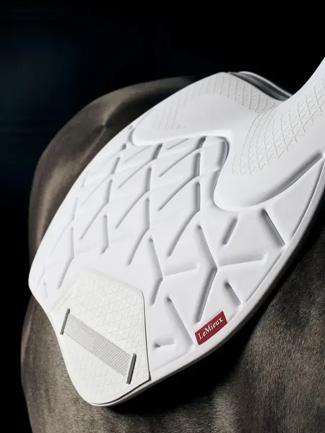 Le Mieux ProForm Moulded Close Contact Pad White Large - Image 2