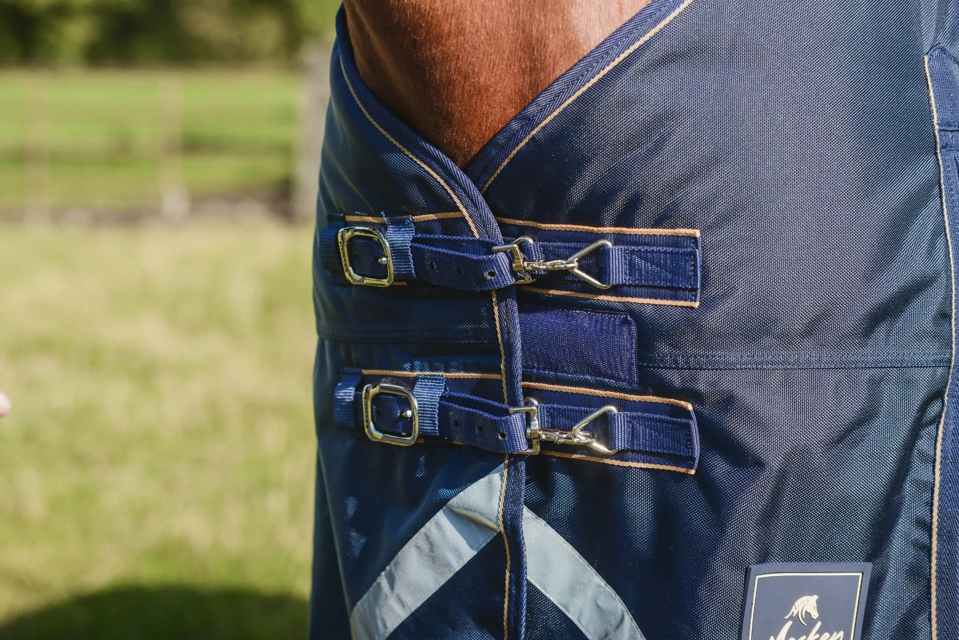 Mackey Wicklow Detach-A-Neck Turnout 360g Navy/Gold - Image 2