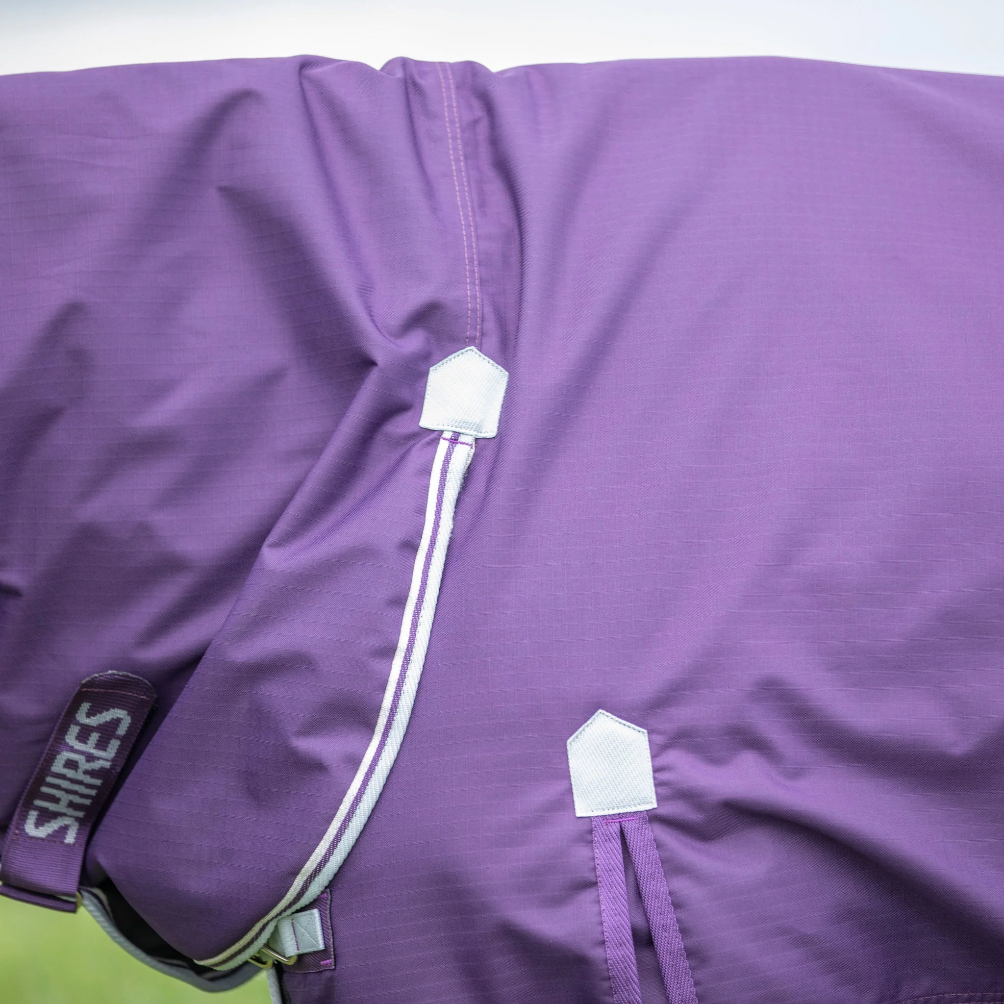 Shires Highlander Original 100g Turnout Combo Rug Plum - Image 4