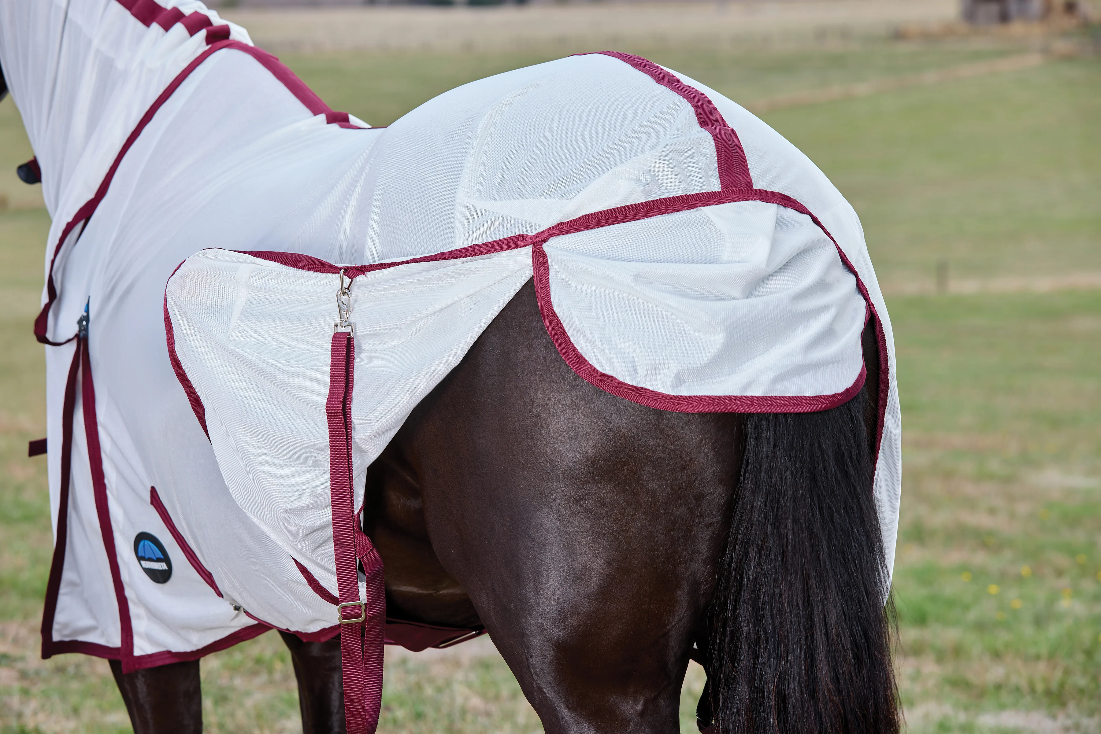 Weatherbeeta Comfitec Essential Fly Sheet Combo White/Burgundy - Image 3