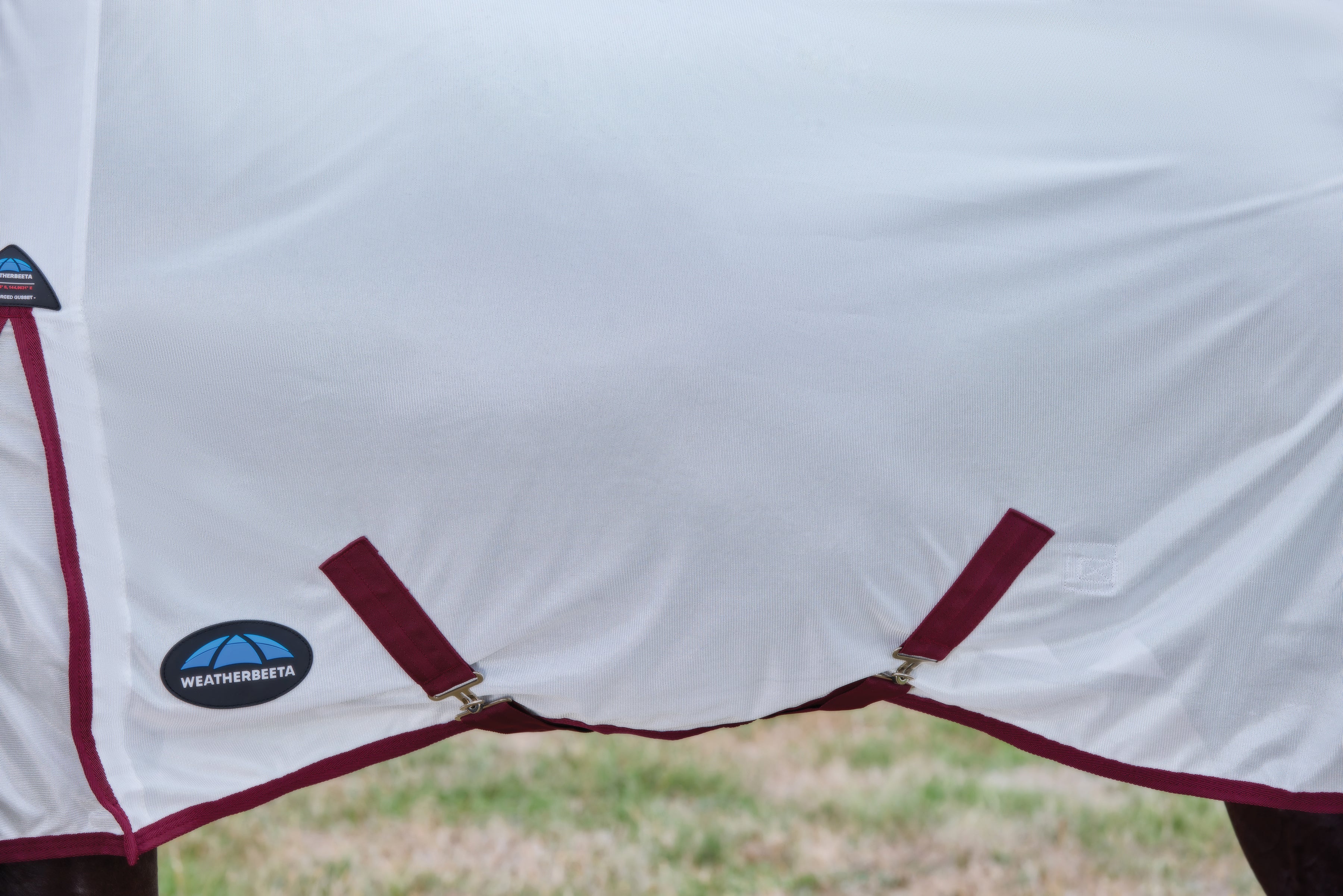 Weatherbeeta Comfitec Essential Fly Sheet Combo White/Burgundy - Image 6